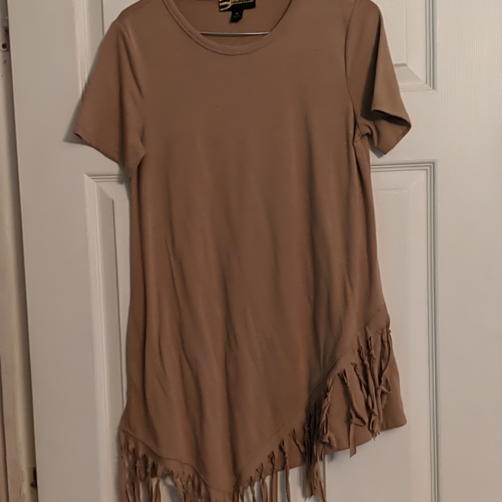 Super cute fringe top